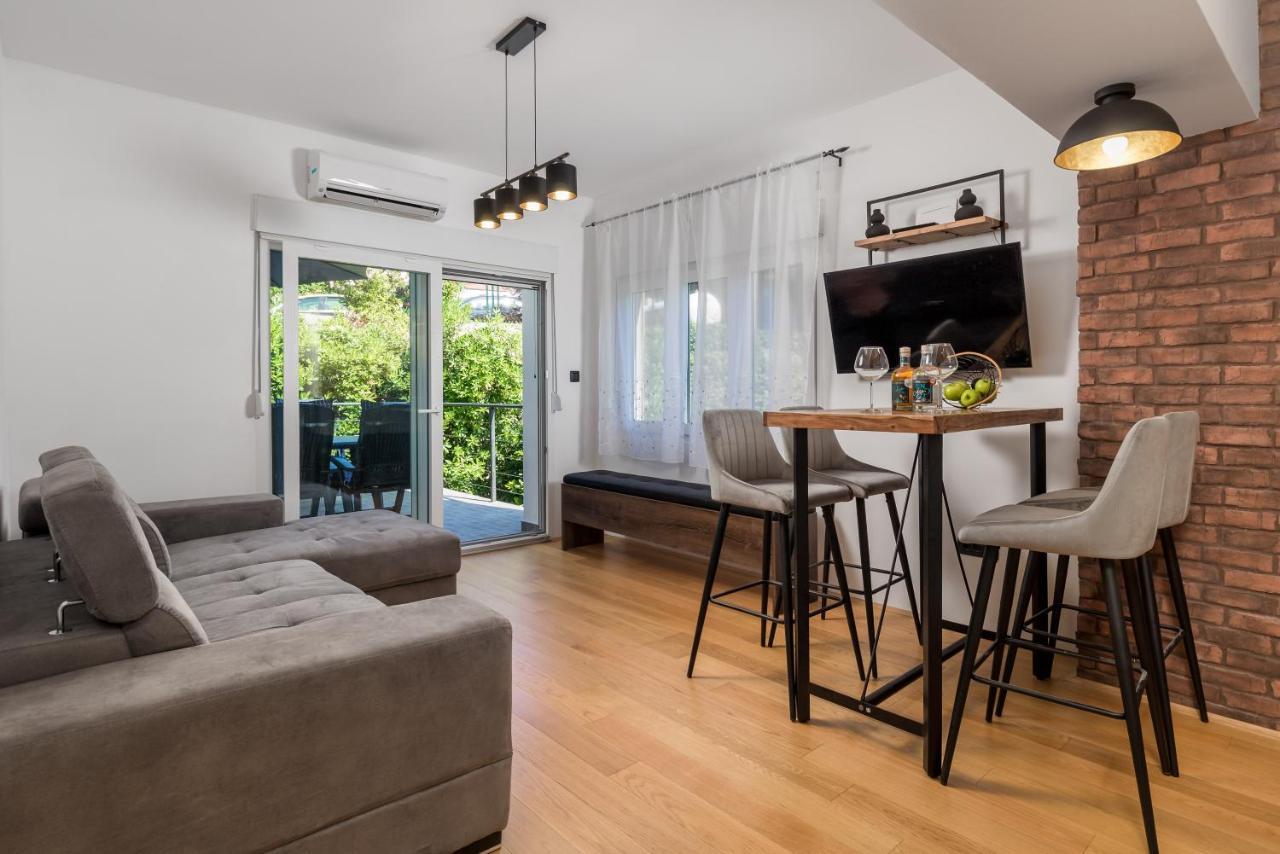 Zid Apartman Opatija Buitenkant foto