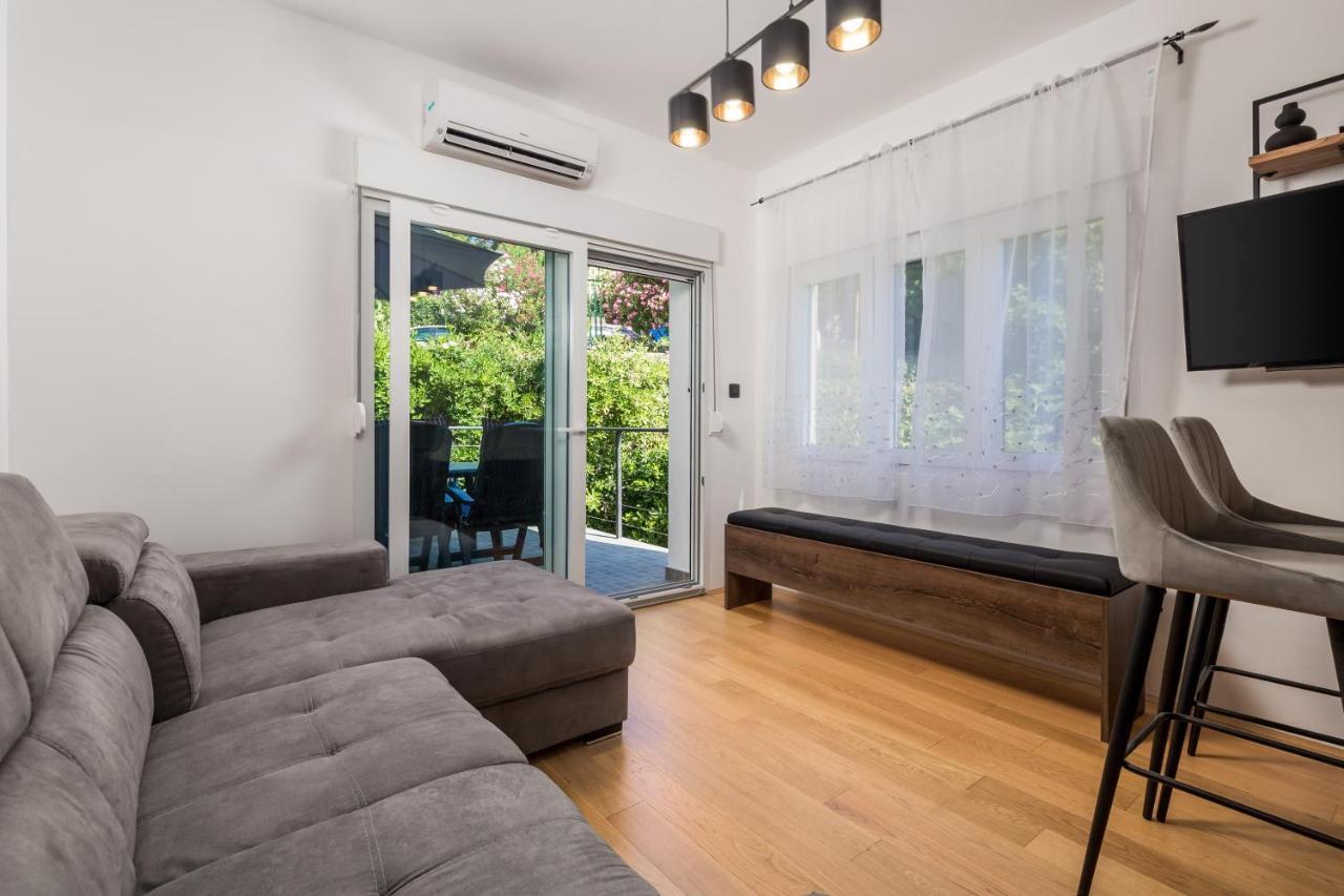 Zid Apartman Opatija Buitenkant foto