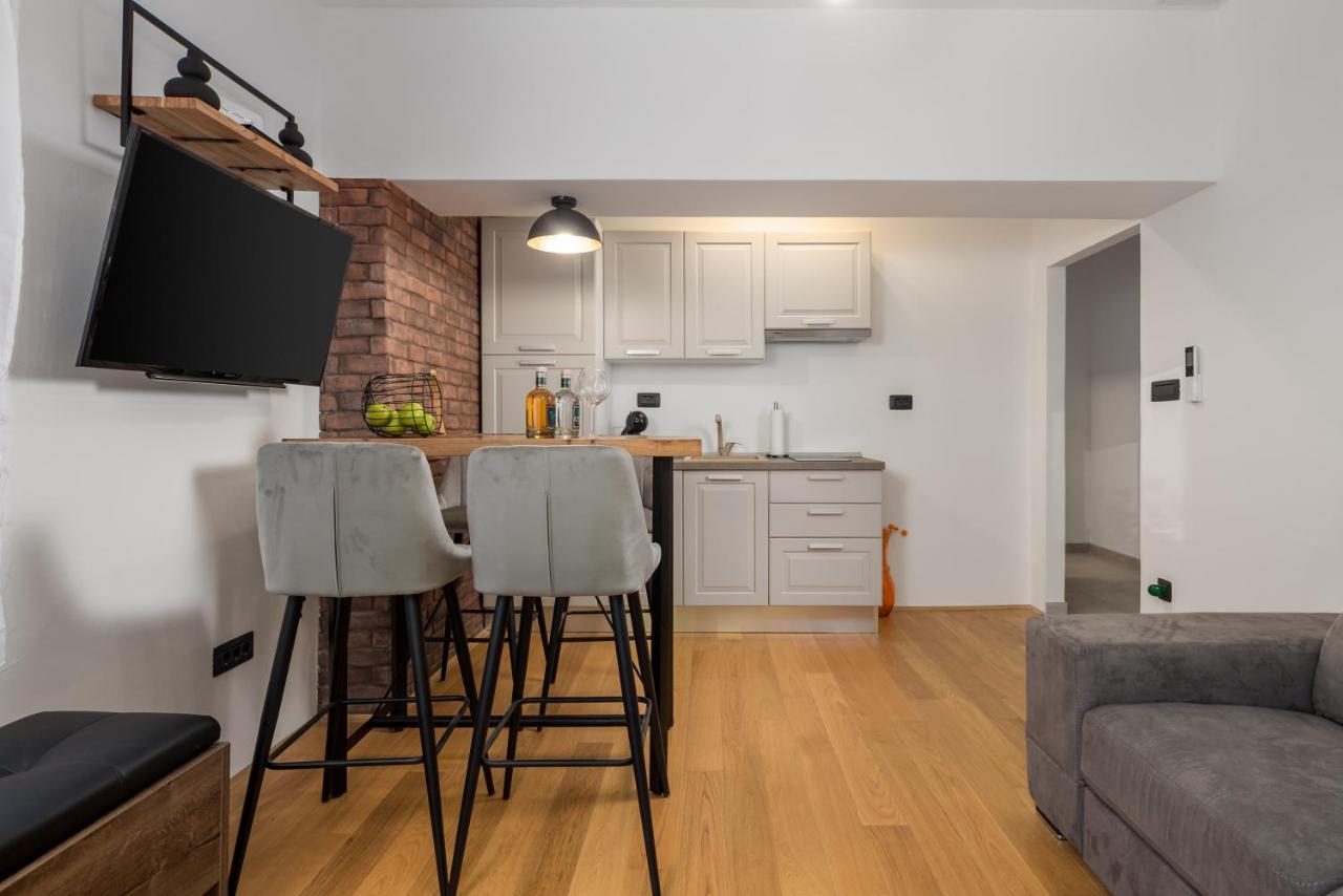 Zid Apartman Opatija Buitenkant foto