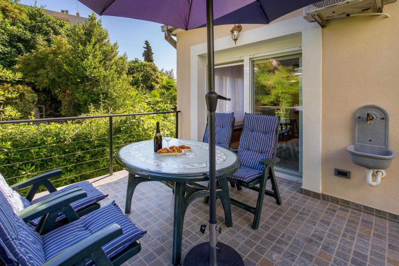 Zid Apartman Opatija Buitenkant foto